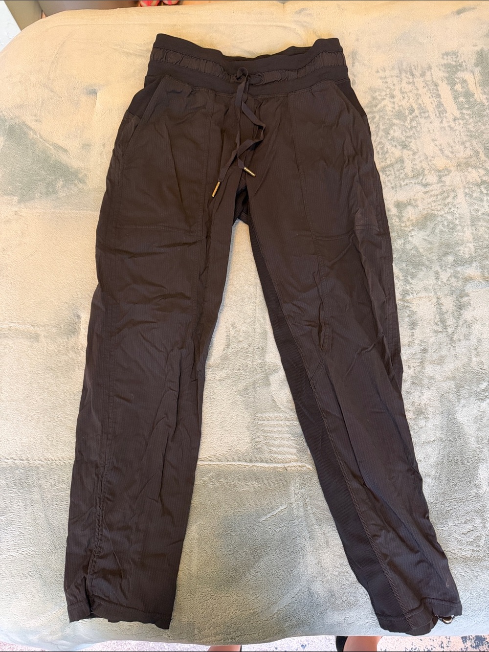 Woman’s Dance Studio Mid-Rise cropped pants Size 2